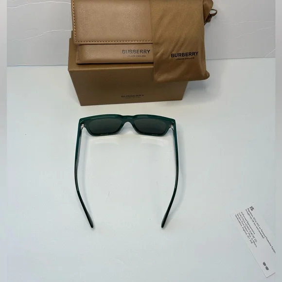 New Auth Burberry Hayden BE4394 Sunglasses Green Dark Green 54mm New & Authentic
